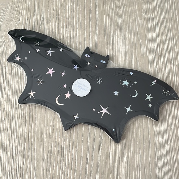 Meri Meri Bats Napkins and Plates - Picture 4 of 8